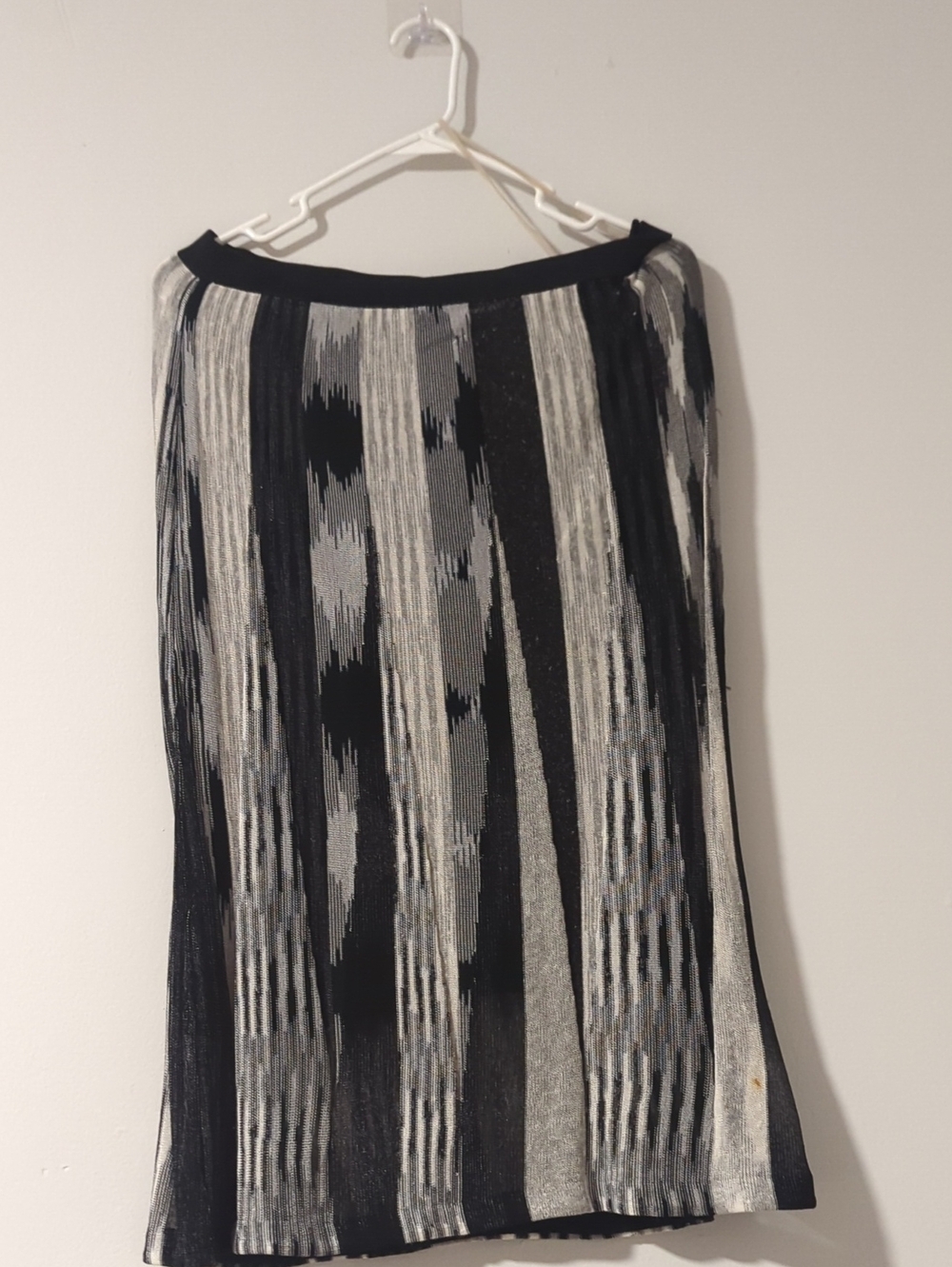 Jones New York Black and Gray Vertical Stripe Knit Skirt